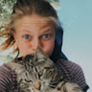 Meet your Posher, Chloe